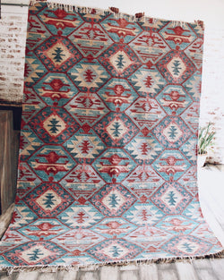 Story of Source handwoven Kust rug